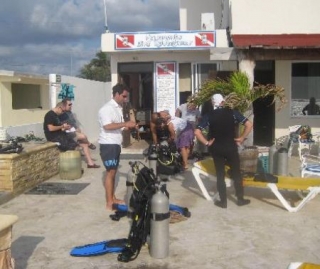  Vorbereitungen für den Start der Tauchexpedition 